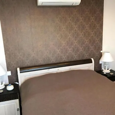 Holiday home Schwimmendes Haus Elandi