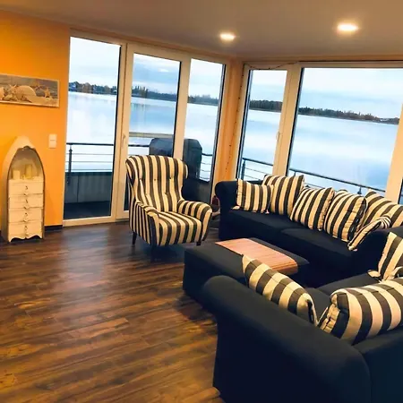 Сasa de vacaciones Schwimmendes Haus Elandi